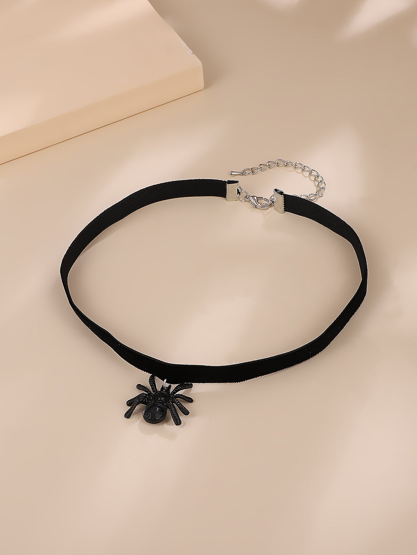 Wholesale Gothic Dark Necklace Distinctive Long  Clavicle Chain  Woolen Chain